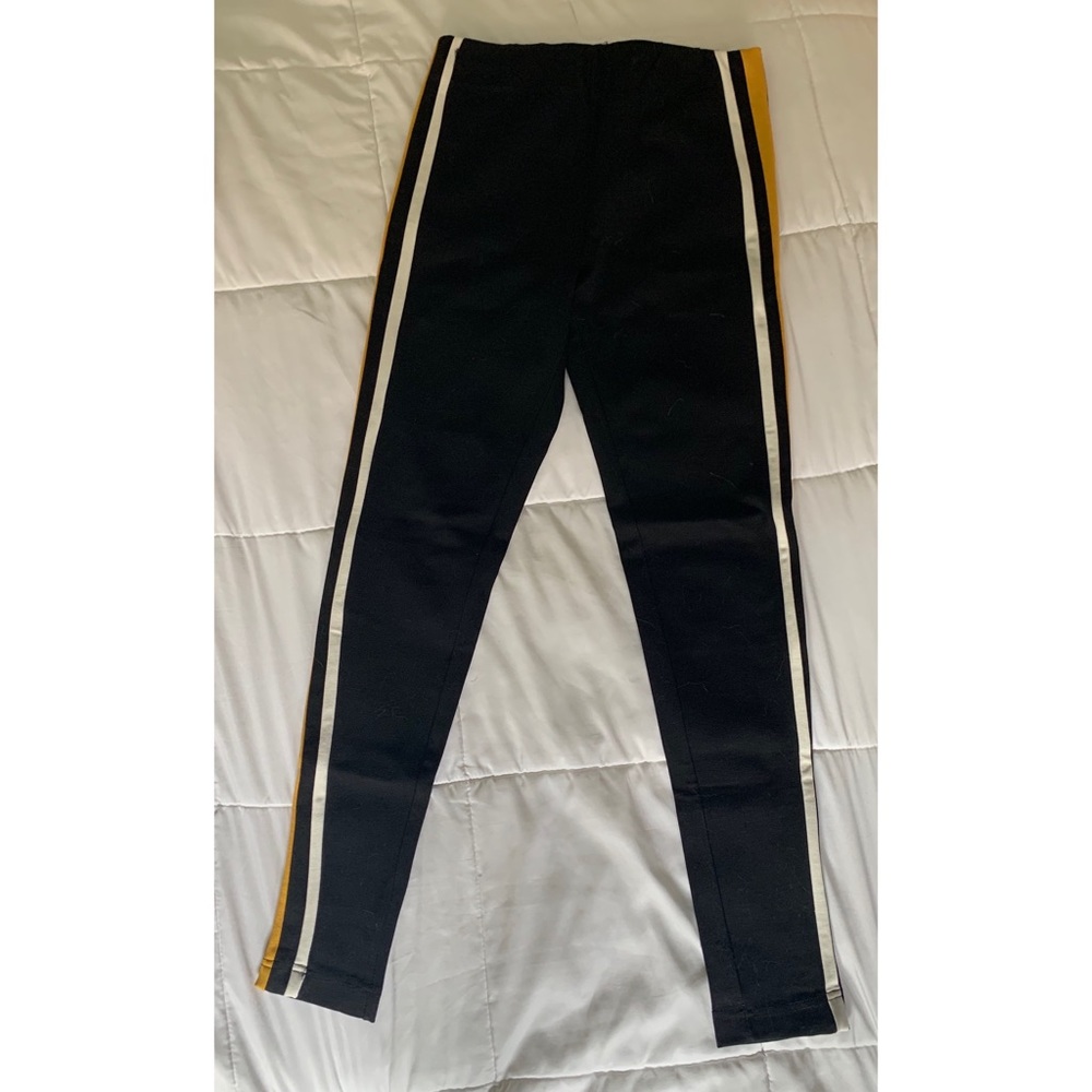 leggings with yellow and white stripe